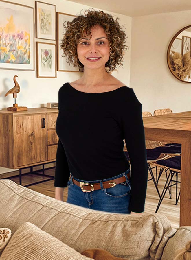 Carol Cardenas Astrología profesional en Barcelona, carta astral, sinastria parejas, cata electiva