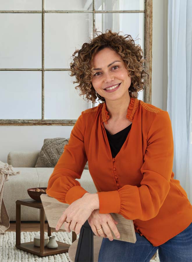 Carol Cárdenas astrologa profesional en Barcelona, carta astral, sinastría de pareja, revolución solar, carta electiva